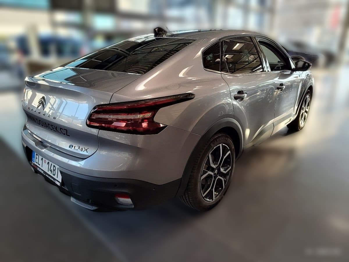 2023 Citroën Citroën ë-C4 - 35 100 km - Fotka 1