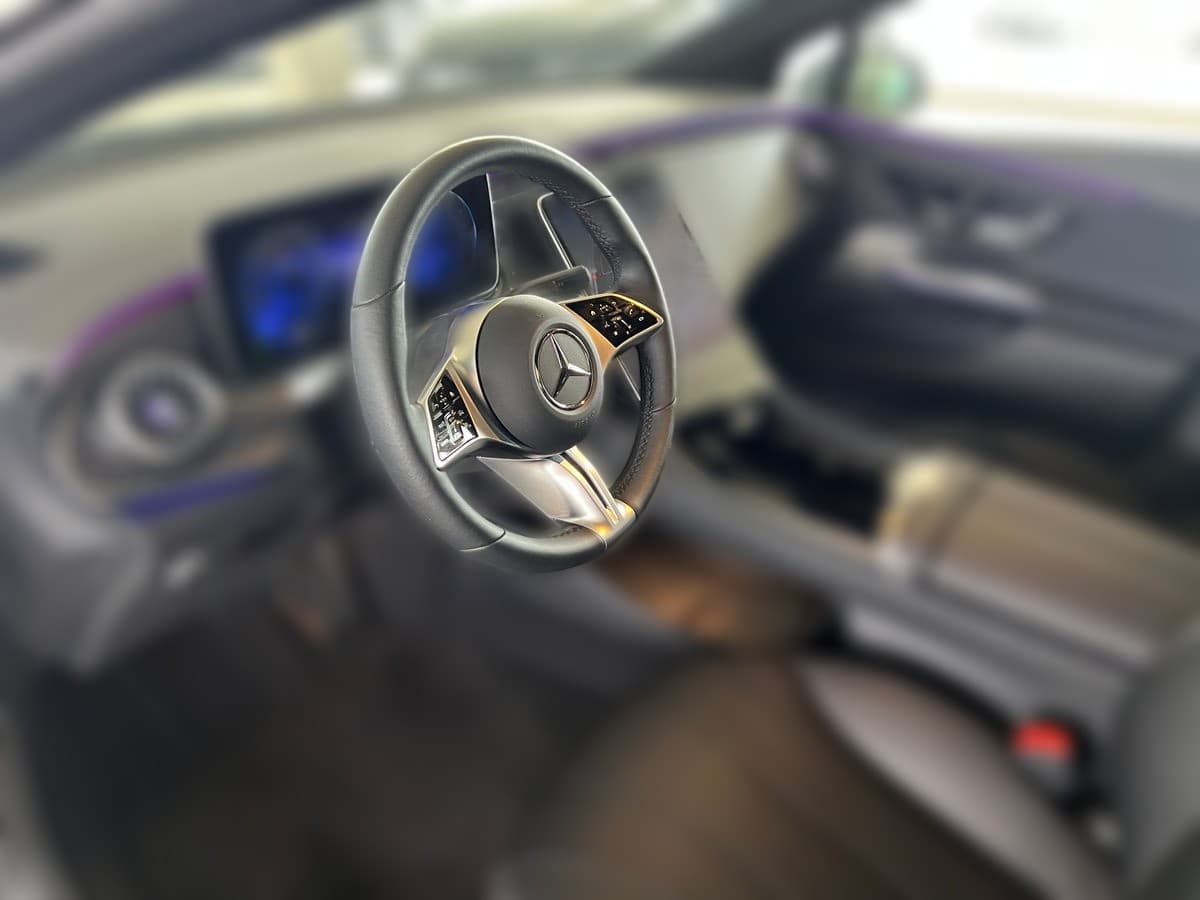 2022 Mercedes-Benz EQE 300 - 8 900 km - Fotka 1