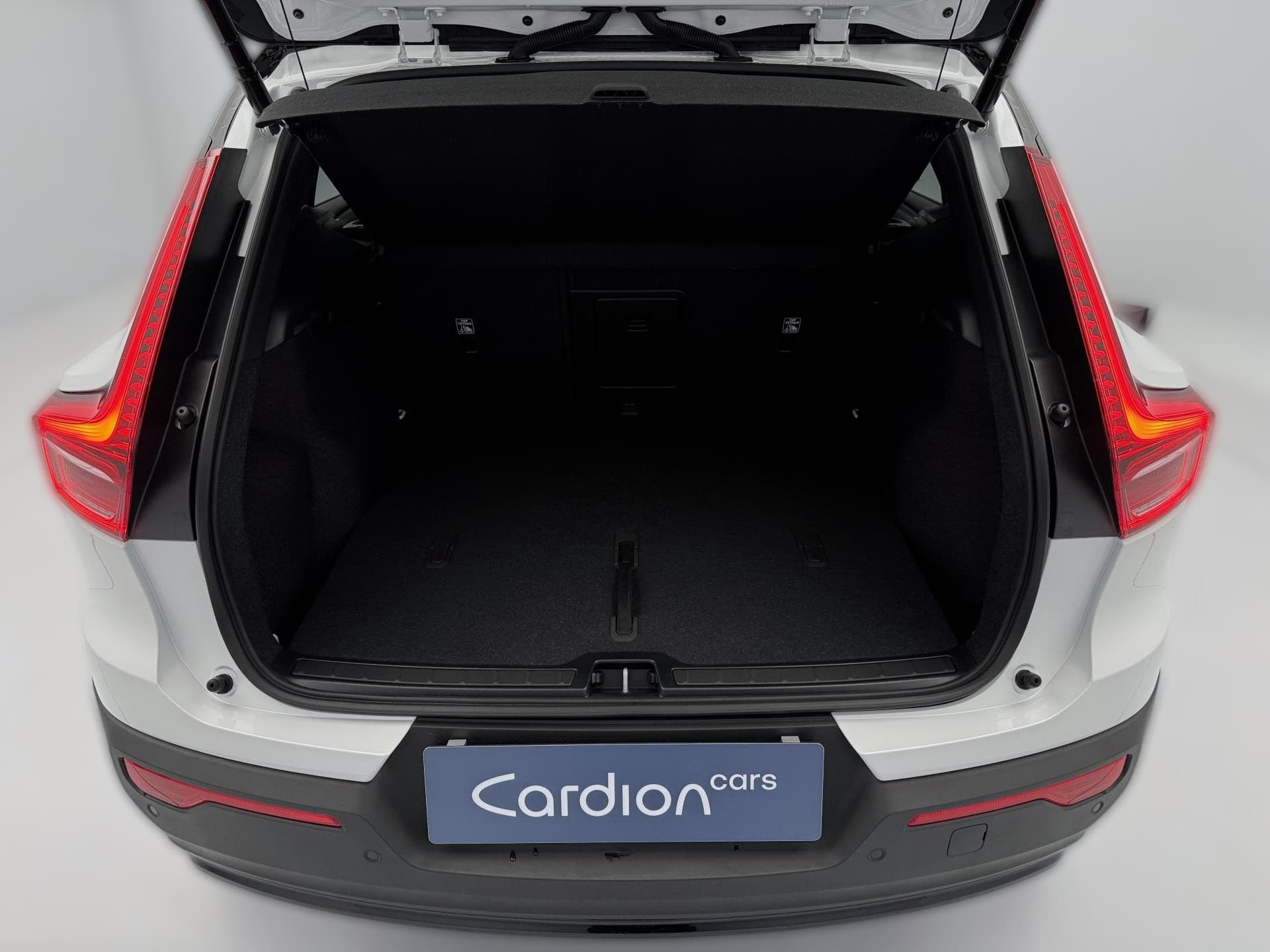 2025 Volvo EX40 - 5 000 km - Fotka 1