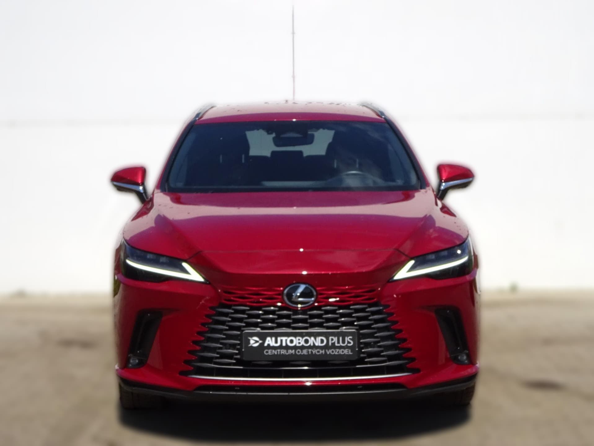 2023 Lexus RX 450h plus - 0 km - Fotka 1