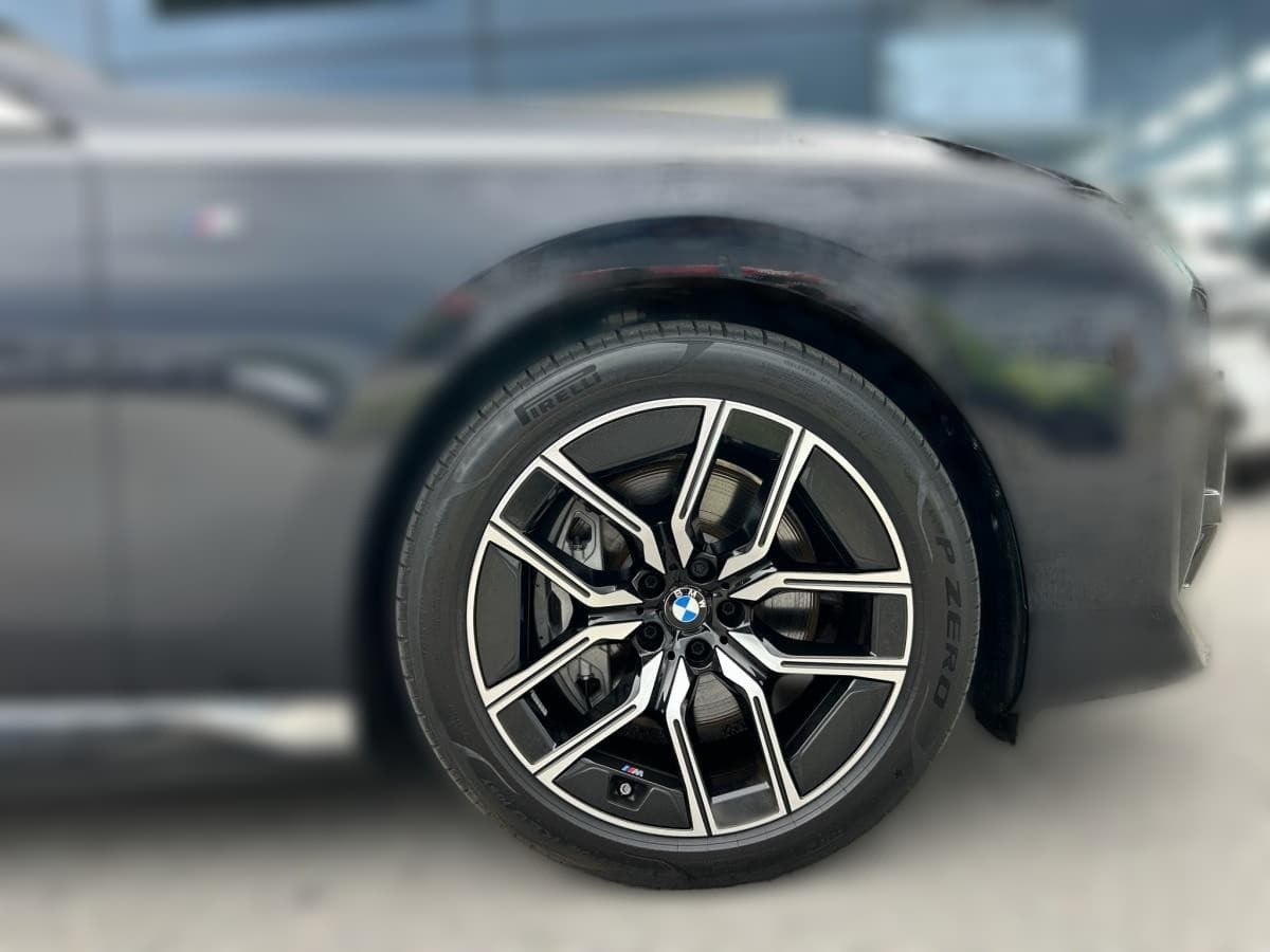 2025 BMW i7 - 15 000 km - Fotka 1