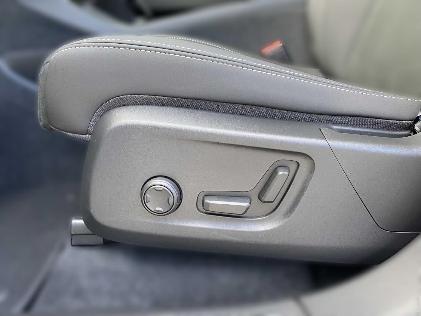 2025 Volvo Volvo C40 Recharge - 3 000 km - Fotka 1