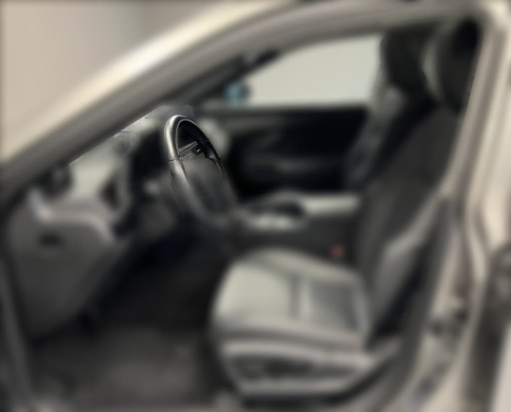 2025 Lexus ES 300h - 12 100 km - Fotka 1