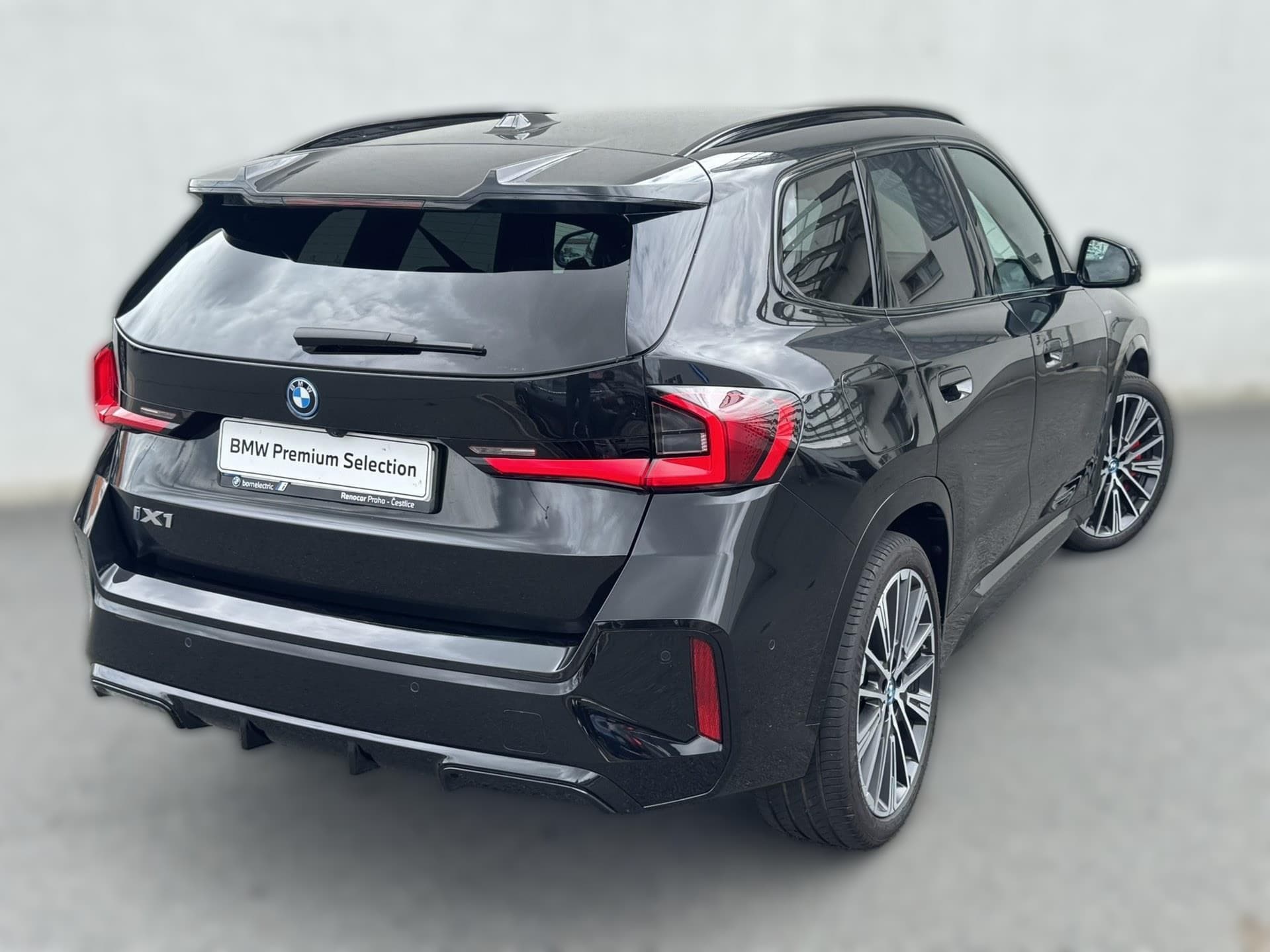 2024 BMW iX1 - 8 300 km - Fotka 1