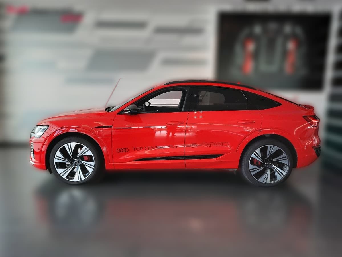2023 Audi Q8 e-tron - 6 100 km - Fotka 1