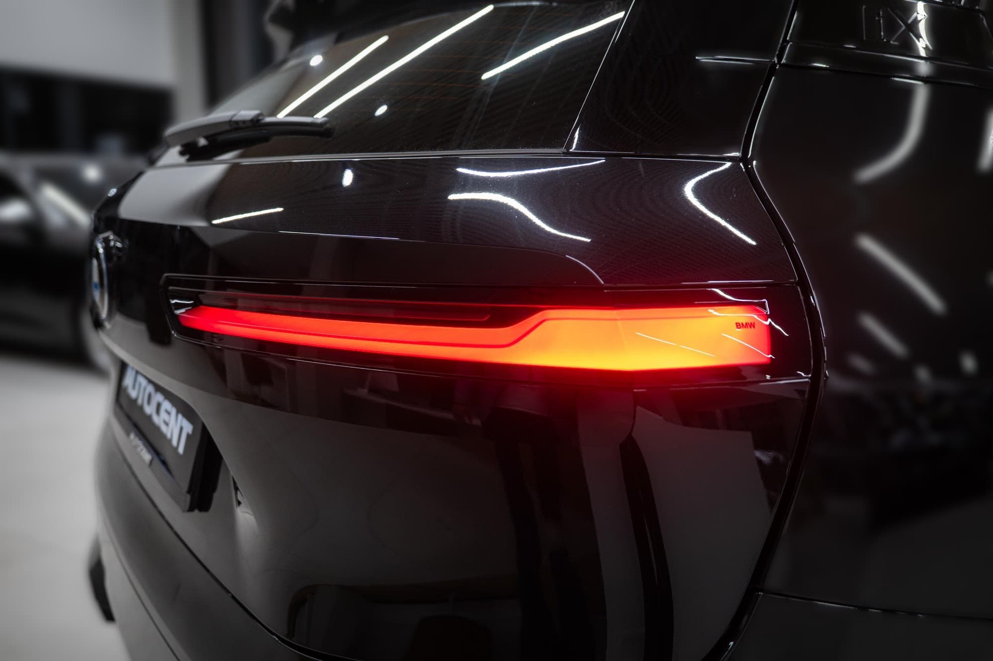 2025 BMW iX - 8 400 km - Fotka 1