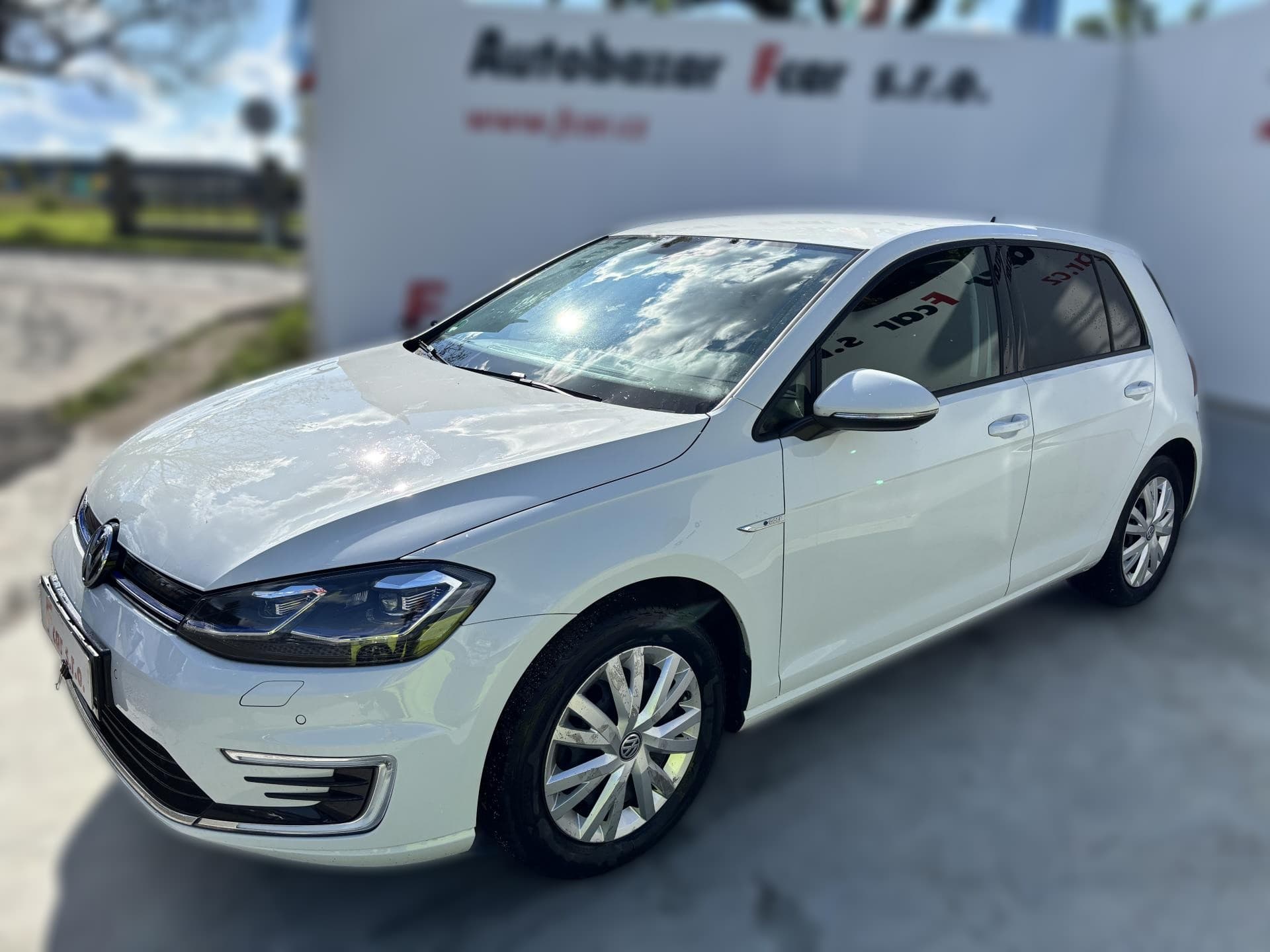 2020 Volkswagen e-Golf - 48 848 km - Fotka 1