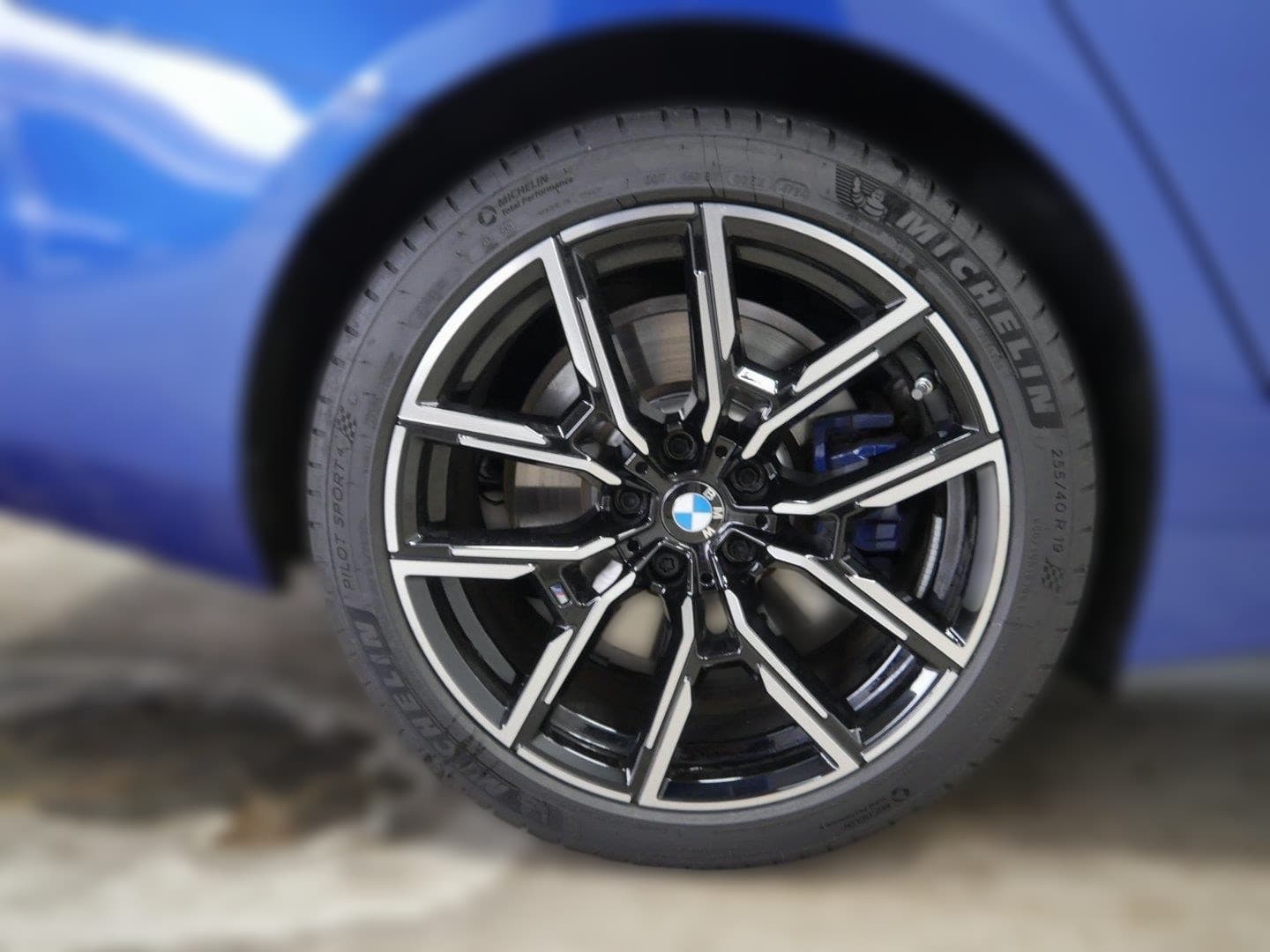 2025 BMW i4 - 19 435 km - Fotka 1
