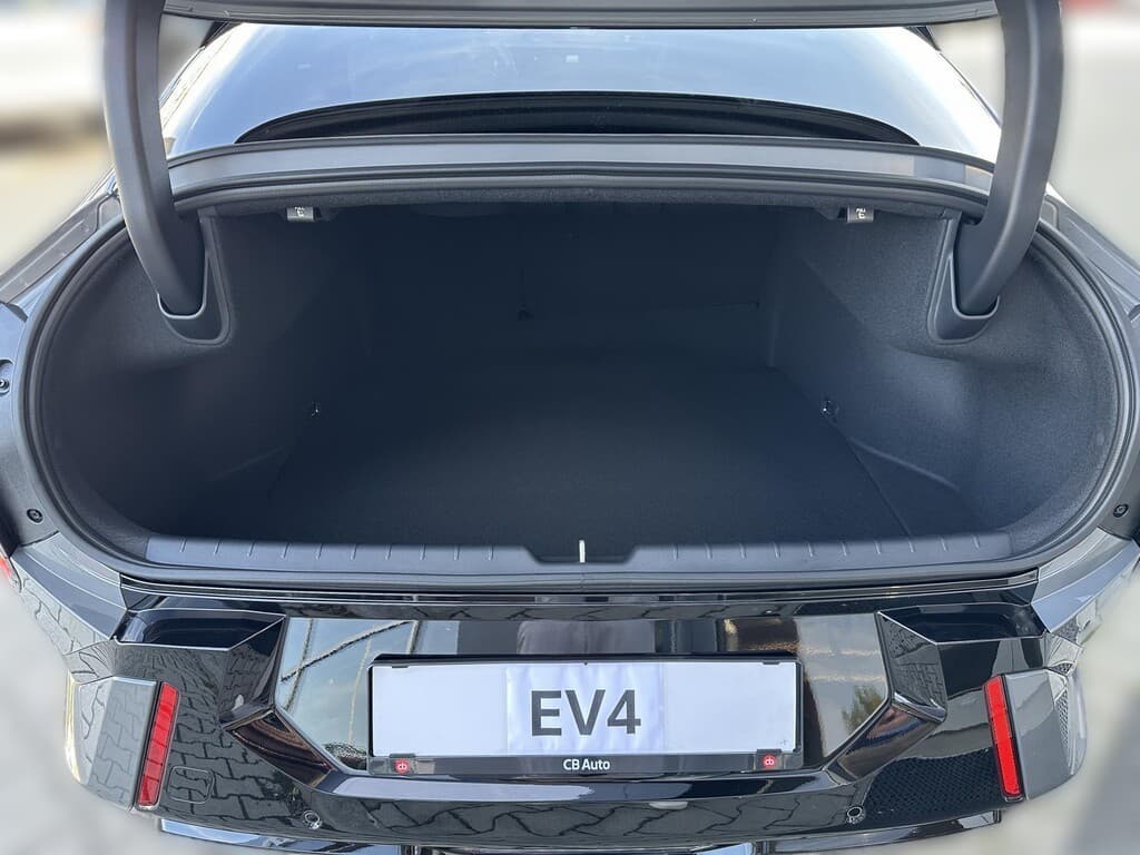 2025 Kia EV4 - 5 km - Fotka 1