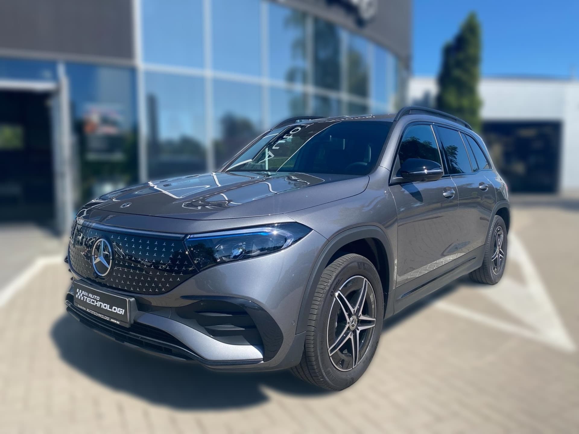 2023 Mercedes-Benz EQB 300 4MATIC - 450 km - Fotka 1