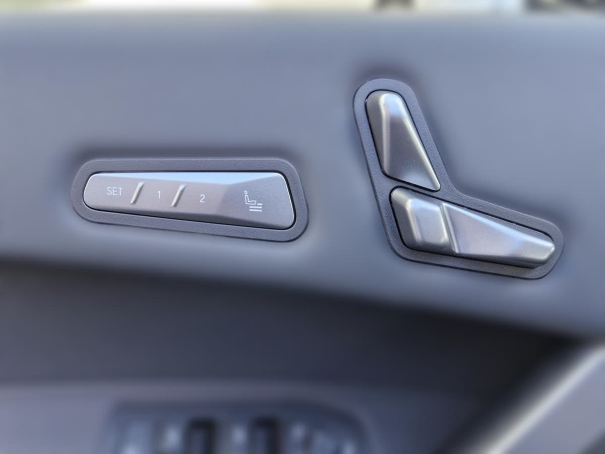 2025 BMW iX - 3 000 km - Fotka 1