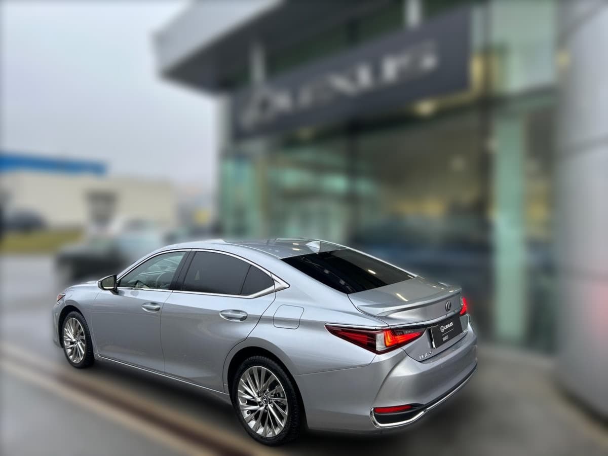2023 Lexus ES 300h - 11 000 km - Fotka 1