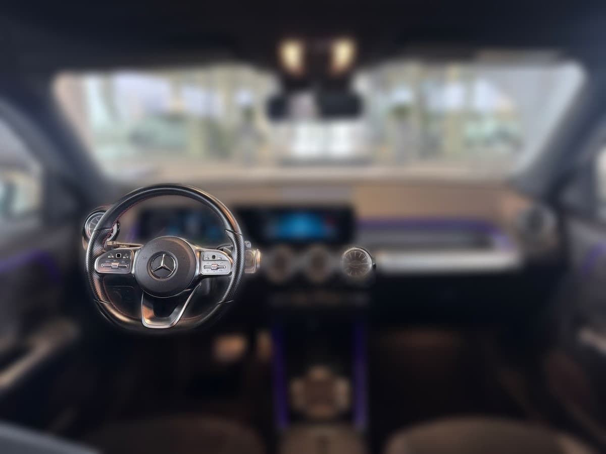 2022 Mercedes-Benz EQB 300 4MATIC - 48 000 km - Fotka 1