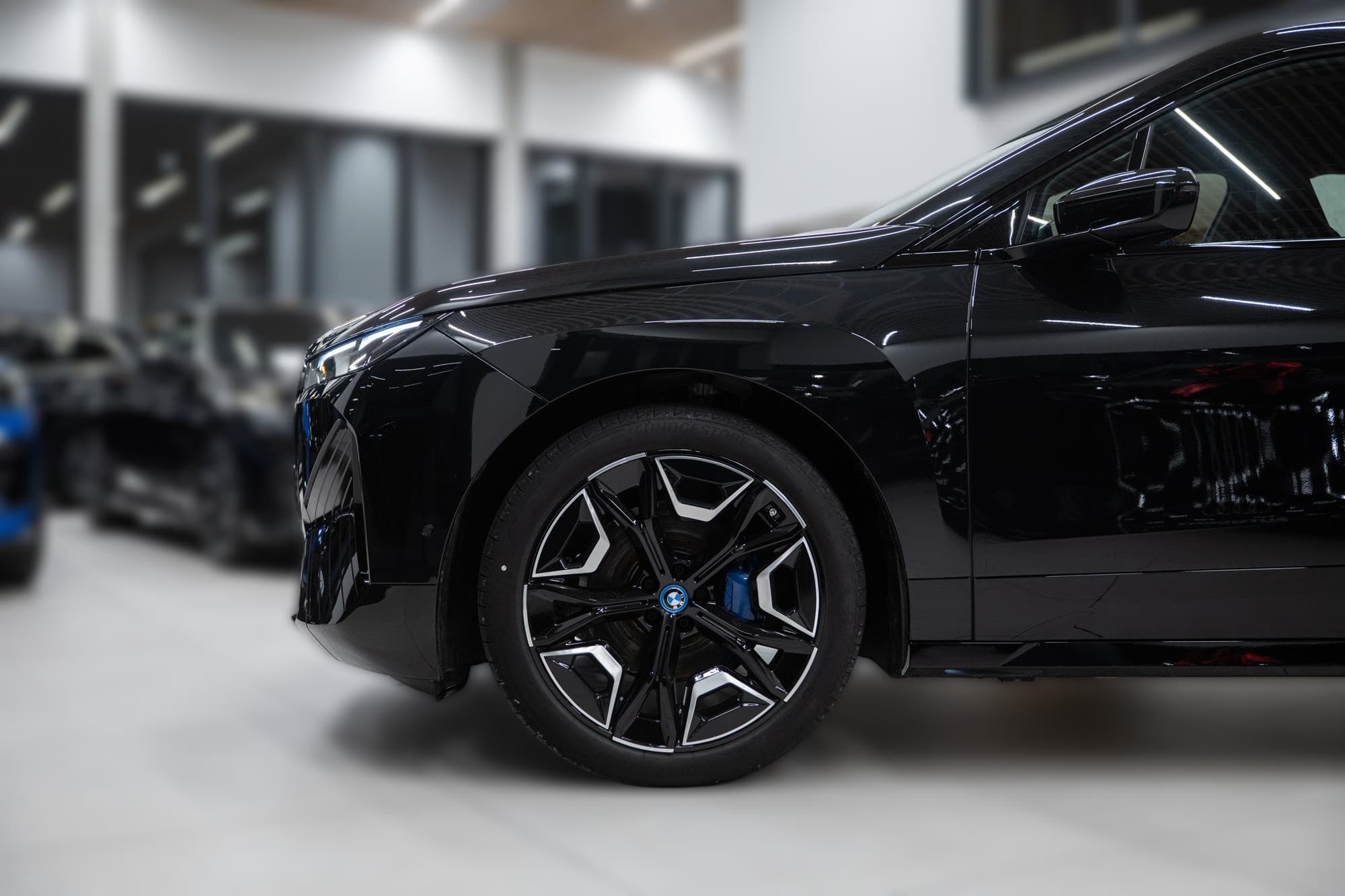 2025 BMW iX - 8 400 km - Fotka 1