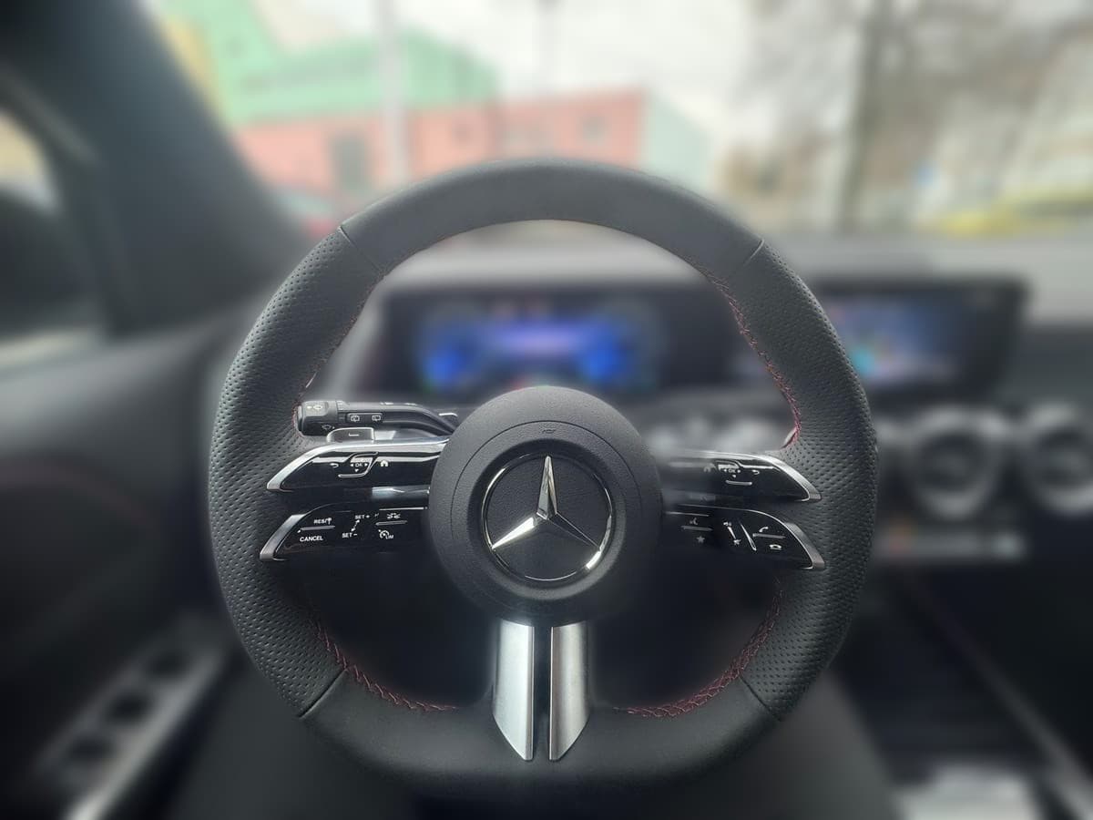 2025 Mercedes-Benz EQB - 10 km - Fotka 1