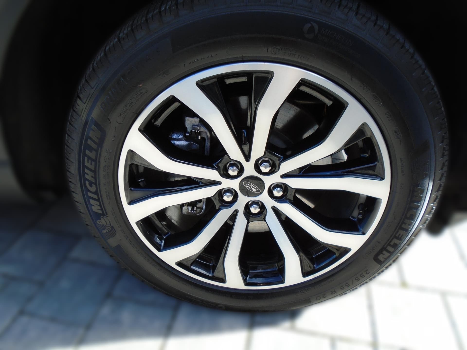 2024 Ford Explorer - 18 509 km - Fotka 1